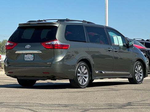 Certified 2020 Toyota Sienna Limited Premium FWD image 5