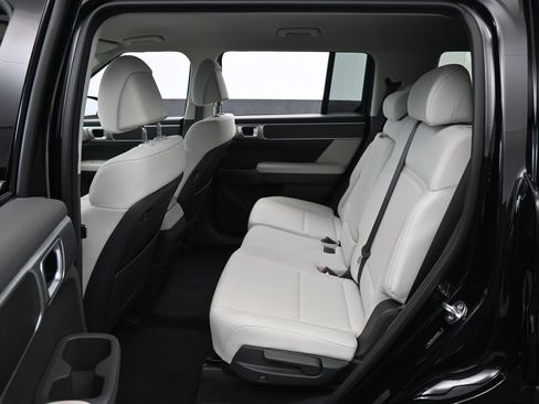 Used 2024 Hyundai Santa Fe SE FWD image 27