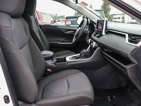 Certified 2025 Toyota RAV4 XLE w/ Convenience Package FWD image 17