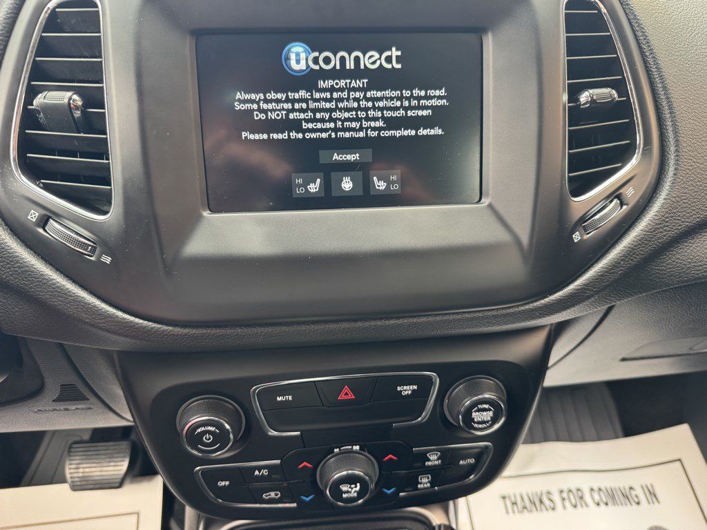 Used 2018 Jeep Compass Latitude w/ Popular Equipment Group AWD/4WD image 11