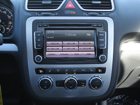 Used 2013 Volkswagen Eos Komfort image 25