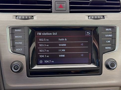 Used 2015 Volkswagen Golf TDI SE image 15