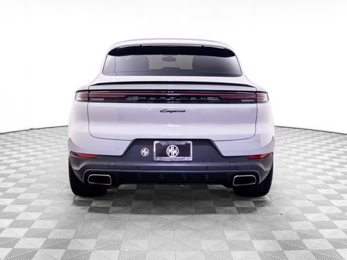 Used 2024 Porsche Cayenne Coupe AWD/4WD image 4