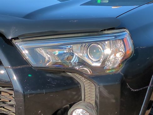 Used 2020 Toyota 4Runner TRD Off-Road Premium image 10