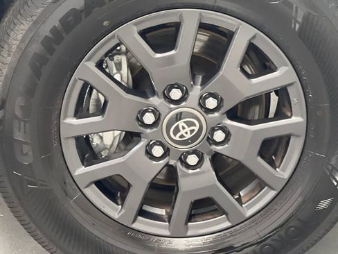 Used 2025 Toyota 4Runner SR5 image 63