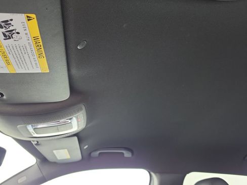 Used 2021 Mercedes-Benz GLB 250 image 25