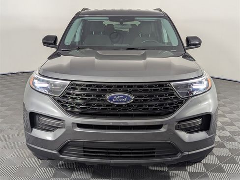Used 2024 Ford Explorer XLT image 10