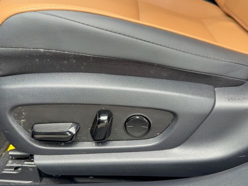 Used 2023 Lexus ES 300h w/ Premium Package FWD image 16