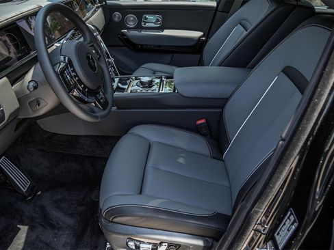 New 2025 Rolls-Royce Cullinan image 22