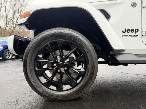 Certified 2022 Jeep Wrangler Unlimited Sahara image 10