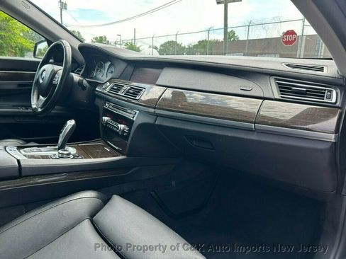 Used 2012 BMW 750i xDrive AWD/4WD image 30