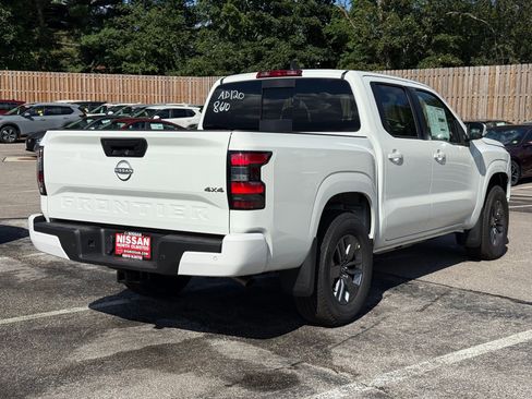 New 2025 Nissan Frontier SV w/ SV Convenience Package image 2