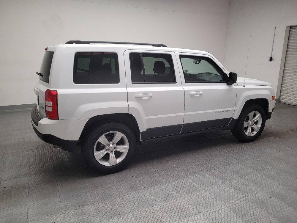 Used 2015 Jeep Patriot Latitude w/ All Weather Capability Group AWD/4WD image 10