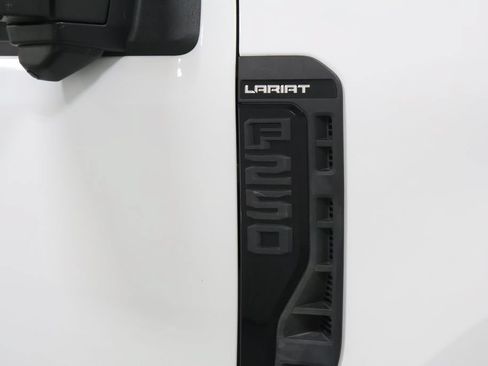 Used 2025 Ford F250 Lariat w/ Black Appearance Package AWD/4WD image 9