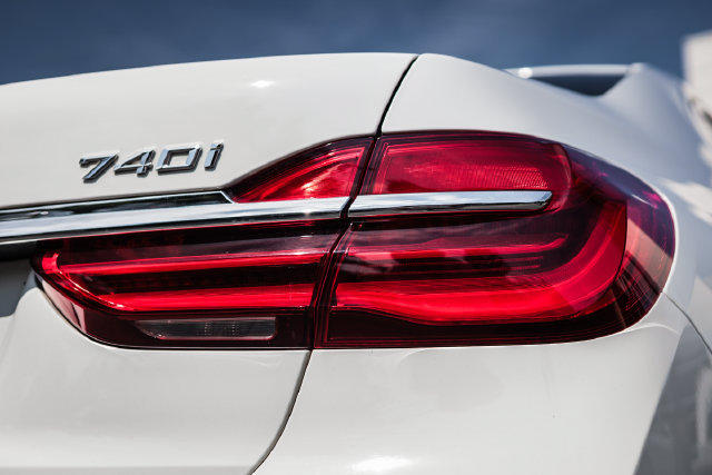 Used 2017 BMW 740i RWD image 23