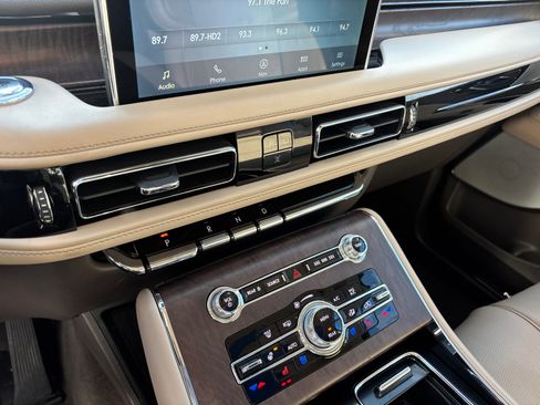 Certified 2023 Lincoln Aviator Reserve w/ Equipment Group 201A image 23