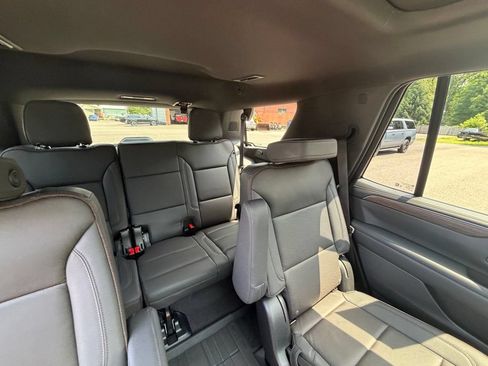 Used 2023 Chevrolet Tahoe High Country AWD/4WD image 17