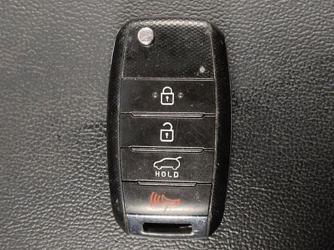 Used 2018 Kia Sorento FWD image 32