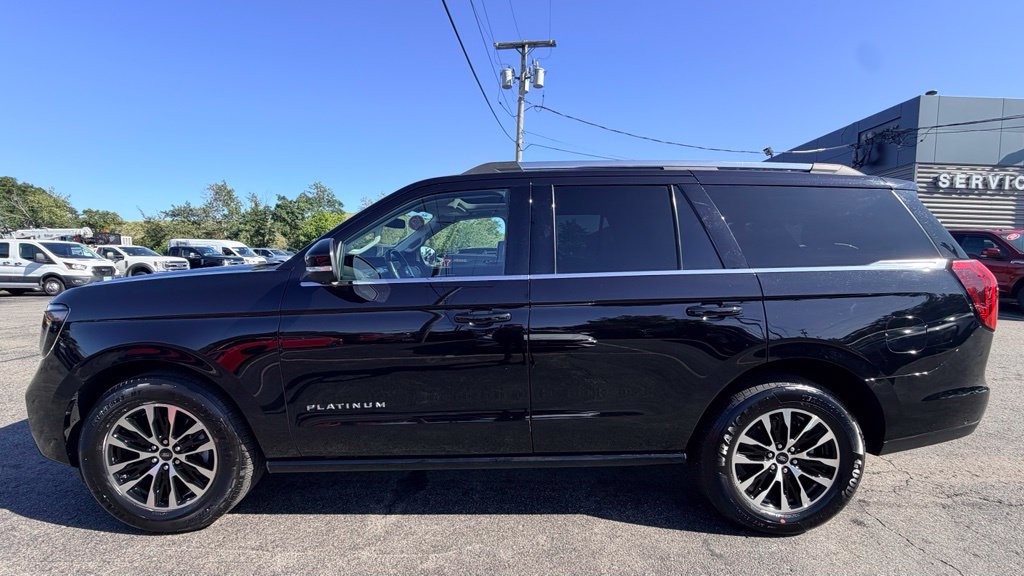 Used 2025 Ford Expedition Platinum AWD/4WD image 4