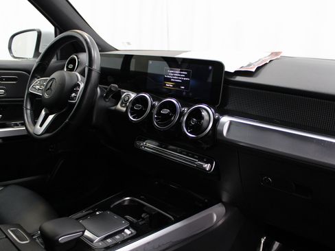 Used 2021 Mercedes-Benz GLB 250 image 30