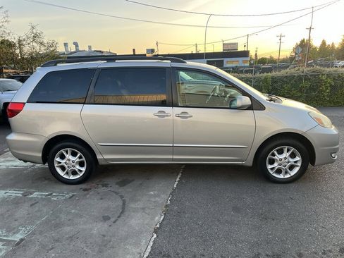 Used 2004 Toyota Sienna XLE AWD/4WD image 6