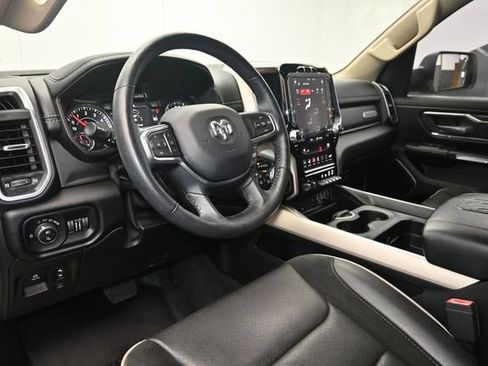 Used 2019 RAM 1500 Laramie AWD/4WD image 8