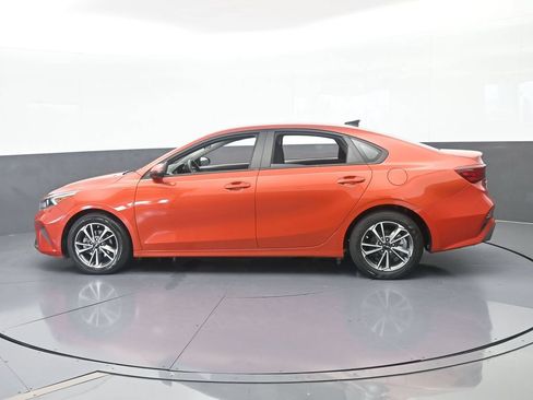 Used 2023 Kia Forte LXS w/ LXS Technology Package FWD image 3