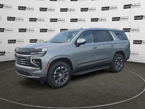Used 2025 Chevrolet Tahoe LT w/ Comfort Package RWD image 2