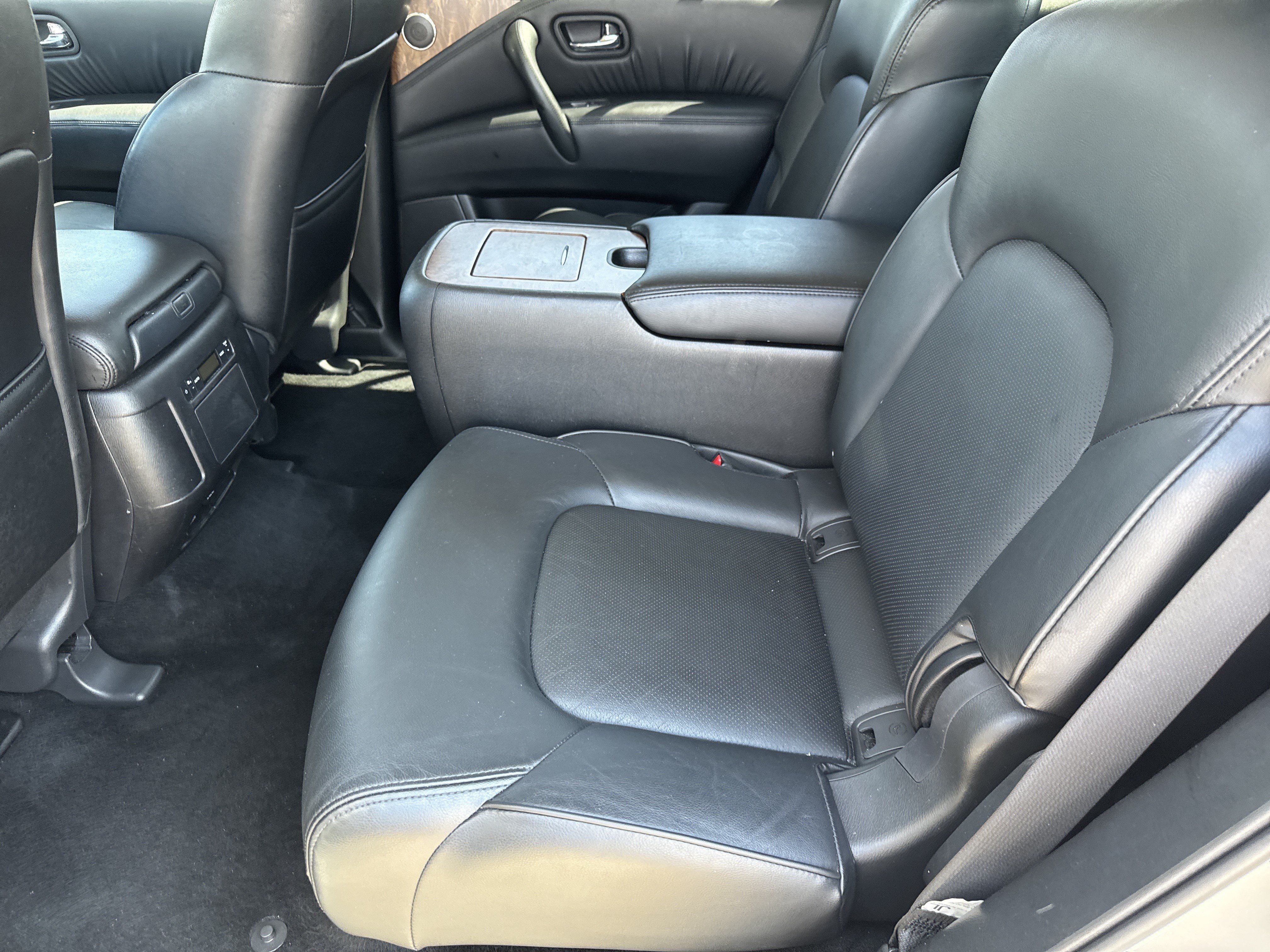 Used 2024 Nissan Armada SV RWD image 6