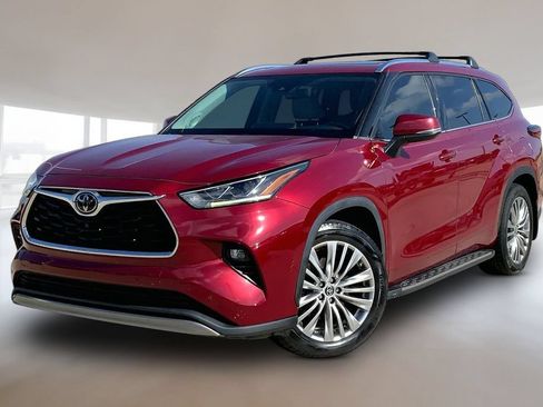 Used 2022 Toyota Highlander Platinum AWD/4WD image 1