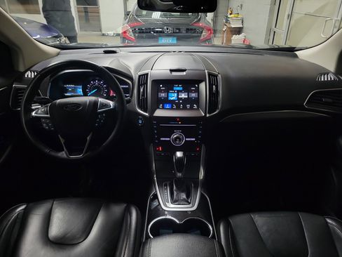 Used 2018 Ford Edge Titanium w/ Technology Package image 11