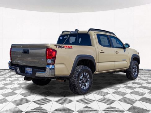 Used 2016 Toyota Tacoma TRD Off-Road w/ Towing Package image 14