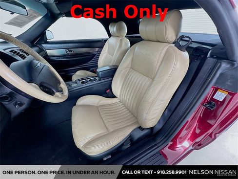 Used 2004 Ford Thunderbird image 19