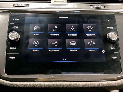 Used 2024 Volkswagen Tiguan SE FWD image 39