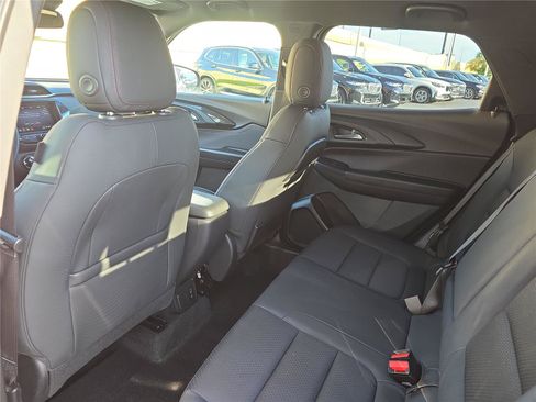 Used 2023 Chevrolet TrailBlazer RS w/ Convenience Package FWD image 11