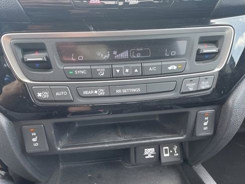 Used 2018 Honda Ridgeline RTL-E image 24