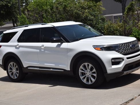 Certified 2023 Ford Explorer Limited AWD/4WD image 5