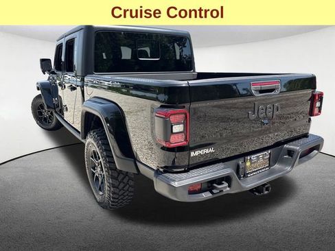 Used 2024 Jeep Gladiator Overland AWD/4WD image 10