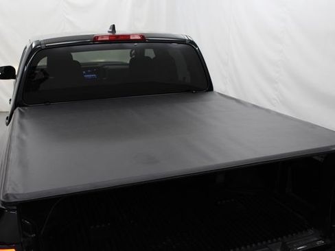 Used 2023 Nissan Frontier SV AWD/4WD image 14
