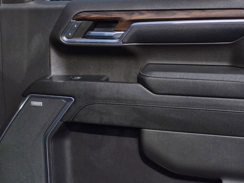 Used 2023 GMC Sierra 1500 SLT w/ SLT Premium Package image 17