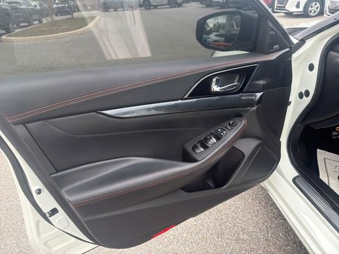 Certified 2023 Nissan Maxima SR w/ Sport Mat Group image 14