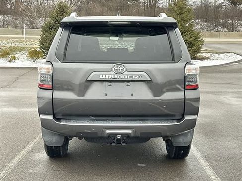 Used 2018 Toyota 4Runner SR5 image 4