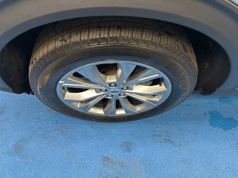 Used 2023 Ford Explorer Limited image 15