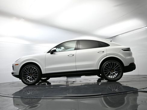 Certified 2023 Porsche Cayenne S image 49