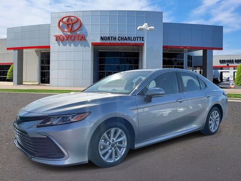 Used 2024 Toyota Camry LE w/ Convenience Package FWD image 5