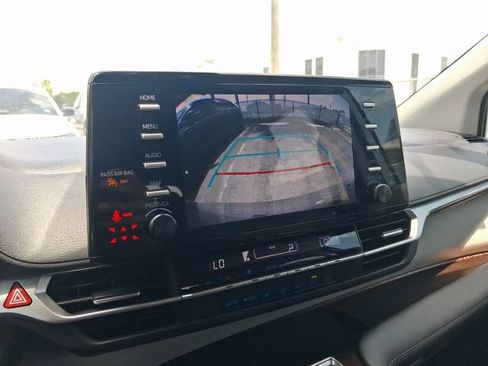 Used 2021 Toyota Sienna LE FWD image 20
