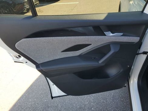 New 2026 Volkswagen Tiguan S image 7