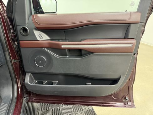Used 2024 Ford Expedition Limited image 34