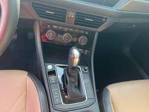 Used 2020 Volkswagen Jetta SEL Premium FWD image 23