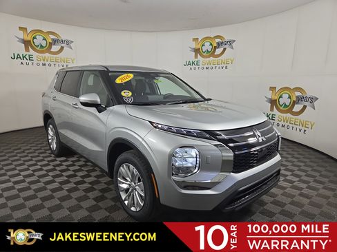 New 2026 Mitsubishi Outlander ES image 1